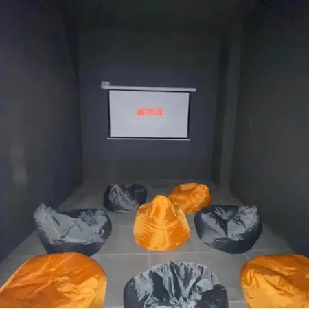 Apartment 08 Fitness Cinema *